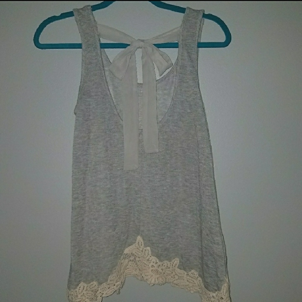 🎀Bow back grey crochet trim top🎀
